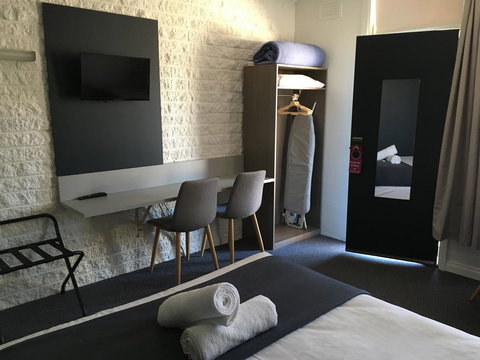 Motel Yarrawonga - Dalby Accommodation 4