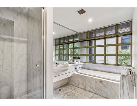 Sophisticated Modern 3 Bed Home In Foodie Paradise - Dalby Accommodation 4