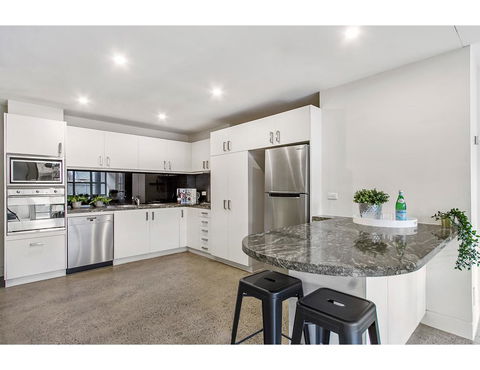 Sophisticated Modern 3 Bed Home In Foodie Paradise - Dalby Accommodation 3