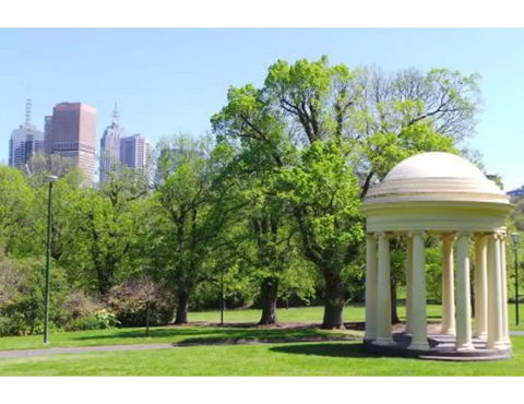 Sophisticated Modern 3 Bed Home In Foodie Paradise - Dalby Accommodation 24