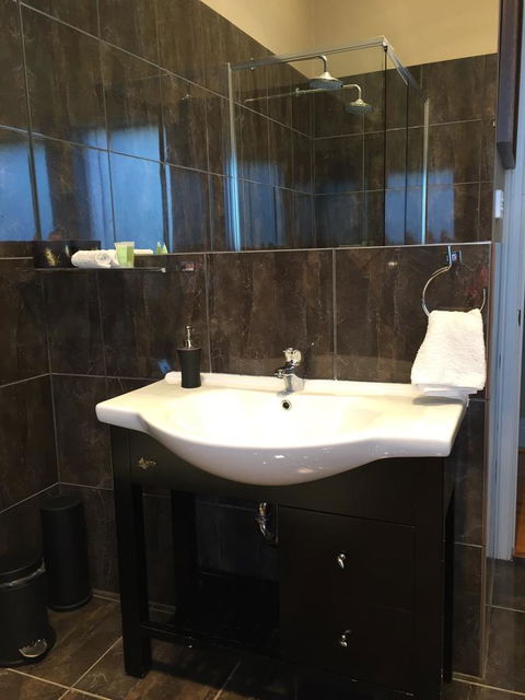 Little River Bed And Breakfast - Dalby Accommodation 13
