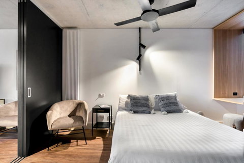 Stylish Apartment In Unique Church Development - Dalby Accommodation 2