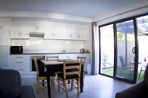 16 King Street - Dalby Accommodation 13