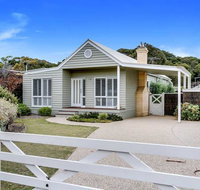 Cute Cottage on Cain - beach at end of street - Dalby Accommodation