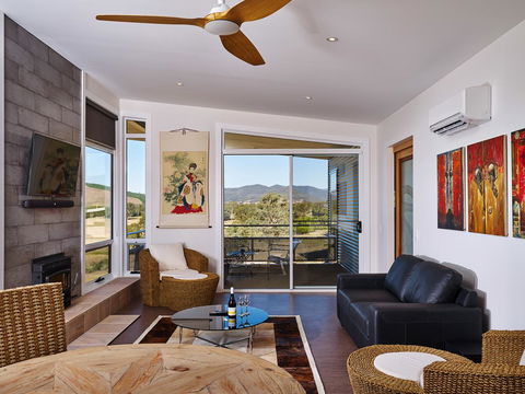 Panoramia Villas - Dalby Accommodation 10