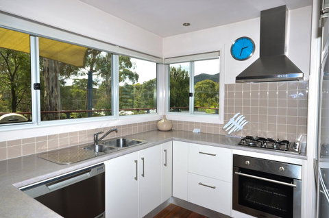 Blue Ridge Retreat - Dalby Accommodation 8