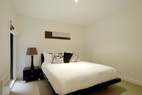 C-Scape Water Front Apartment - Dalby Accommodation 6