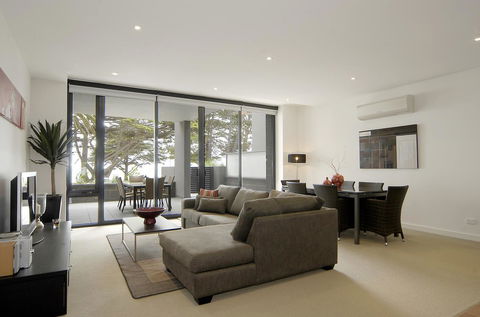 C-Scape Water Front Apartment - Dalby Accommodation 3