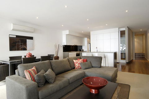 C-Scape Water Front Apartment - Dalby Accommodation 4