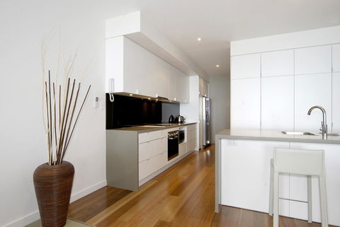 C-Scape Water Front Apartment - Dalby Accommodation 2