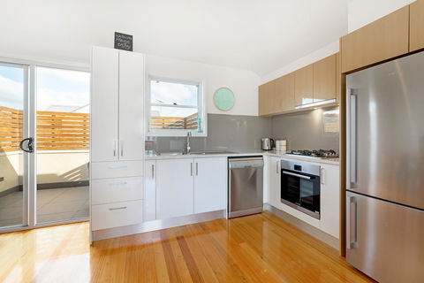 Beach Belle - Dalby Accommodation 5