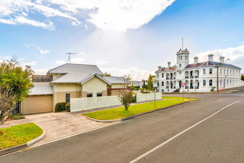 Beach Belle - Dalby Accommodation 7