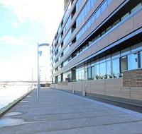 Auzzie Apartments Docklands Melbourne - Dalby Accommodation