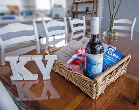 Stunning Waterfront Only 10 Minutes To Phillip Island - FREE EV UNIT 7kW For Electric Cars - Pet Friendly, Fireplace FREE WIFI Wine & Chocolates - Dalby Accommodation 3