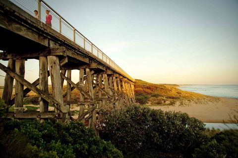 Stunning Waterfront Only 10 Minutes To Phillip Island - FREE EV UNIT 7kW For Electric Cars - Pet Friendly, Fireplace FREE WIFI Wine & Chocolates - Dalby Accommodation 20