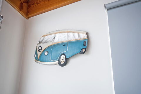 Stunning Waterfront Only 10 Minutes To Phillip Island - FREE EV UNIT 7kW For Electric Cars - Pet Friendly, Fireplace FREE WIFI Wine & Chocolates - Dalby Accommodation 24