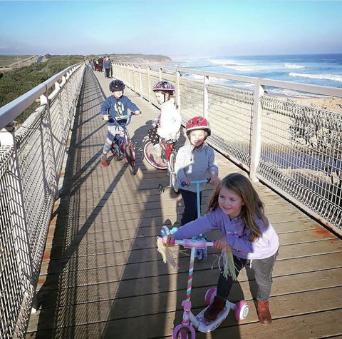 Stunning Waterfront Only 10 Minutes To Phillip Island - FREE EV UNIT 7kW For Electric Cars - Pet Friendly, Fireplace FREE WIFI Wine & Chocolates - Dalby Accommodation 27