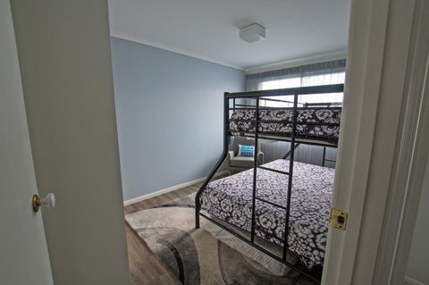 Stunning Waterfront Only 10 Minutes To Phillip Island - FREE EV UNIT 7kW For Electric Cars - Pet Friendly, Fireplace FREE WIFI Wine & Chocolates - Dalby Accommodation 18