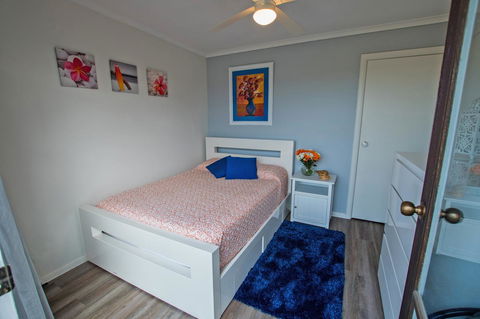 Stunning Waterfront Only 10 Minutes To Phillip Island - FREE EV UNIT 7kW For Electric Cars - Pet Friendly, Fireplace FREE WIFI Wine & Chocolates - Dalby Accommodation 19