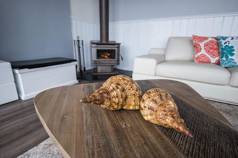 Stunning Waterfront Only 10 Minutes To Phillip Island - FREE EV UNIT 7kW For Electric Cars - Pet Friendly, Fireplace FREE WIFI Wine & Chocolates - Dalby Accommodation 15