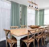 The Byng House Grand and Central Entertain 12 - Dalby Accommodation