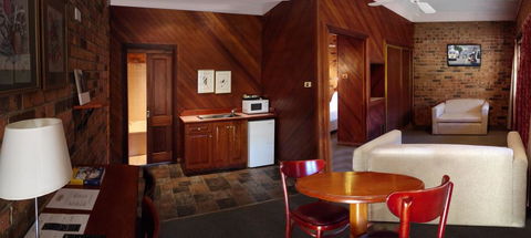 The Carrington Inn - Bungendore - Dalby Accommodation 1