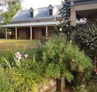 The Coach House on River and Park - Dalby Accommodation