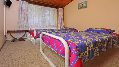 The Court 4 - Lazy Dayz - Dalby Accommodation 1