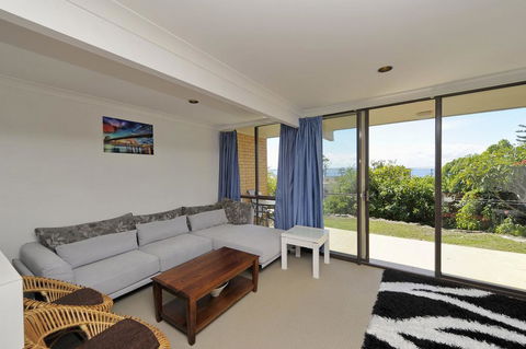 The Crest Unit 5 - Shoal Bay - Dalby Accommodation 3