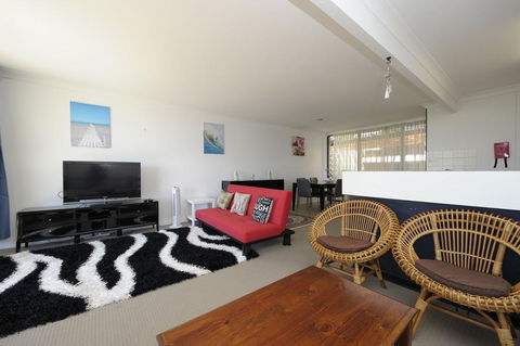 The Crest Unit 5 - Shoal Bay - Dalby Accommodation 1