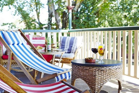 The Daylesford Hotel - Dalby Accommodation 0