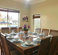 The Entertainer - Downtown Orange Sleeps 11 - Dalby Accommodation