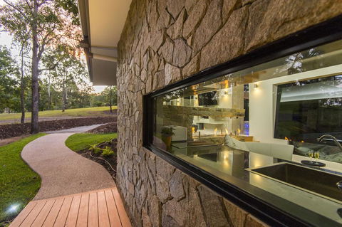 The Feathered Nest - Luxury Wildlife Retreat - Dalby Accommodation 2