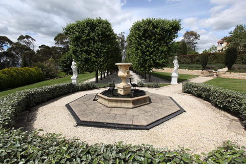 The Gatehouse At Villa Raedward - Dalby Accommodation 1