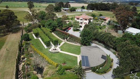 The Gatehouse At Villa Raedward - Dalby Accommodation 2
