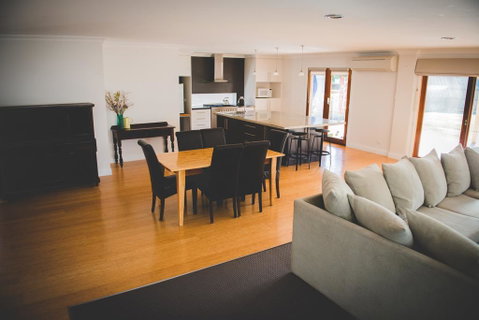 The Hicks - Dalby Accommodation 2