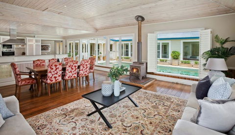 The Kangaloon House - Dalby Accommodation 3