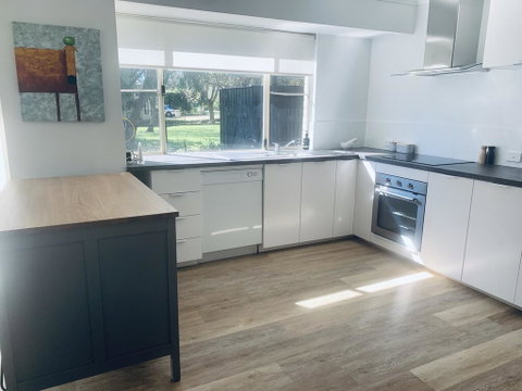 The Lake House - Dalby Accommodation 1
