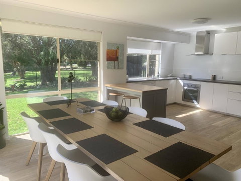 The Lake House - Dalby Accommodation 2
