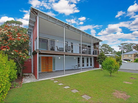 The Lake House - Lake Conjola - Dalby Accommodation 2