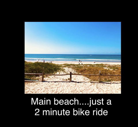 The Lazy Llama - Dalby Accommodation 1