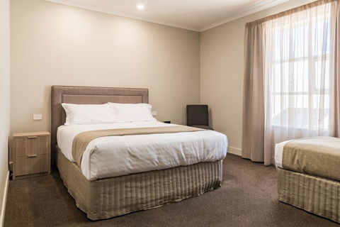 The Lighthouse Hotel - Dalby Accommodation 0