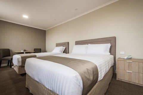 The Lighthouse Hotel - Dalby Accommodation 3