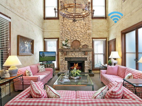 The Lodge @ Linden Hall - Dalby Accommodation 0