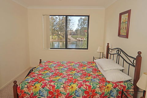 The Mooring's Waterfront - Dalby Accommodation 3