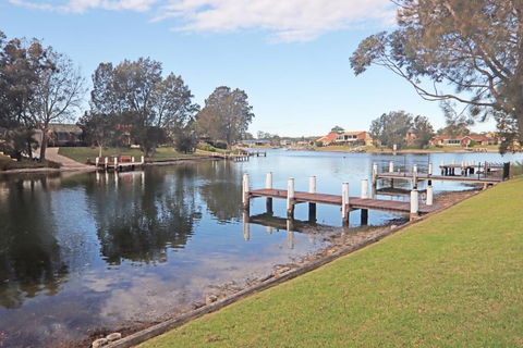 The Mooring's Waterfront - Dalby Accommodation 0