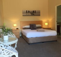 The Nosh  Nod - Howick Street - Dalby Accommodation