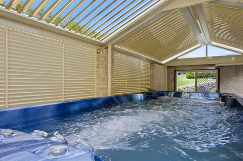 The Orient - Family & Pet Friendly - Huge Spa - Dalby Accommodation 1