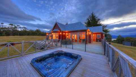 The Peninsula Experience - Dalby Accommodation 1