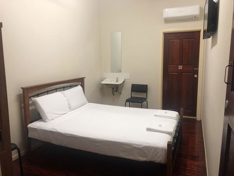 The Prince Of Wales - Dalby Accommodation 1